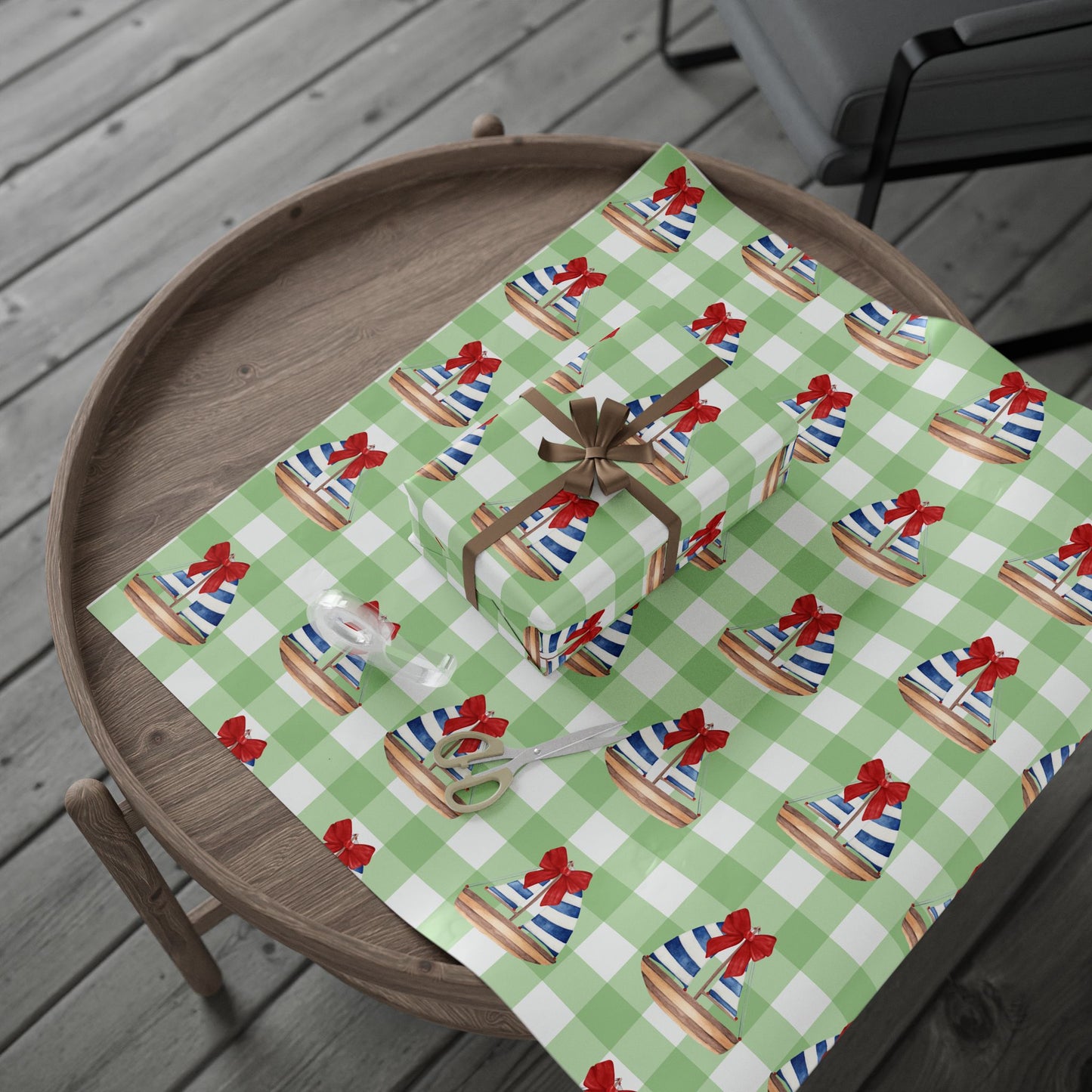 Sail Into the Season (Wrapping Papper)