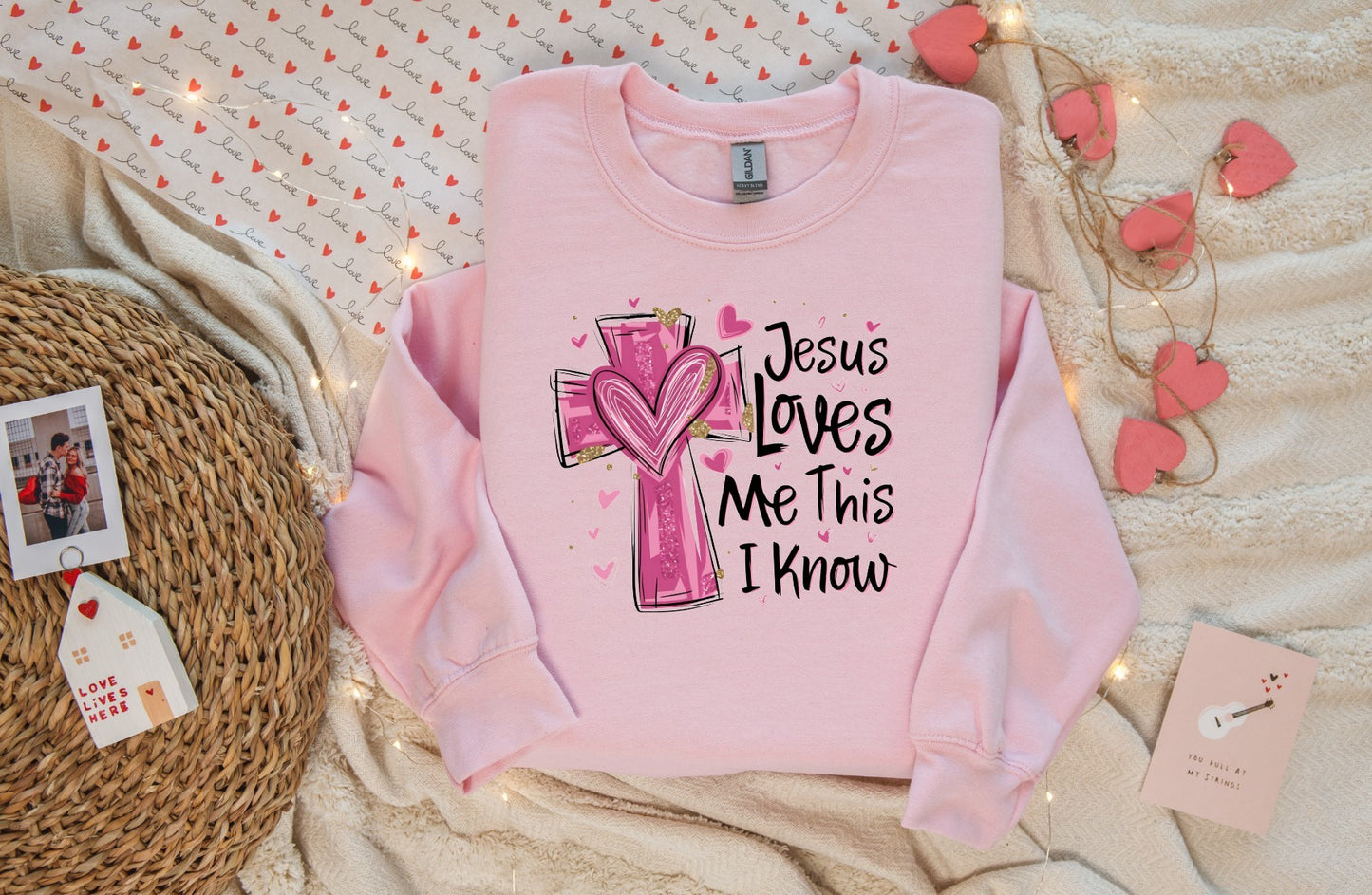 Jesus Loves Me This I know T-shirt/Sweatshirt